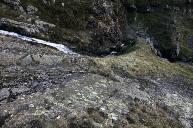 Looking down to the grass rib above the slab (JB)