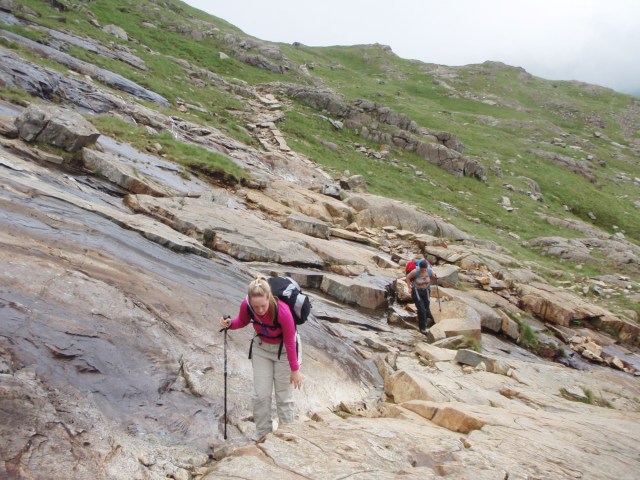 Rock slab crossed by the path (seen dead centre in the photo above)