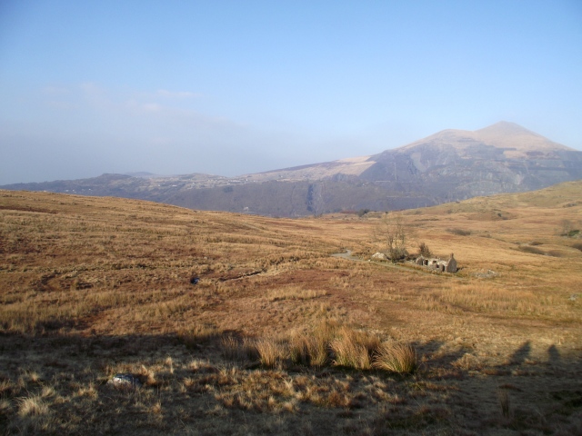 The ruins at Brithdir, with Elidir Fawr behind in the distance