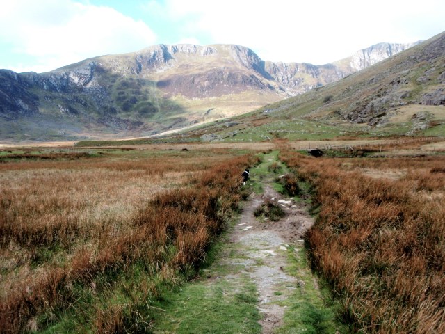 A little further on, with Craig yr Ysfa coming into view on the right