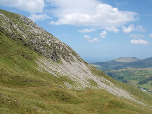 The northeast cliffs of Mynydd Perfedd, site of two more air-crash sites