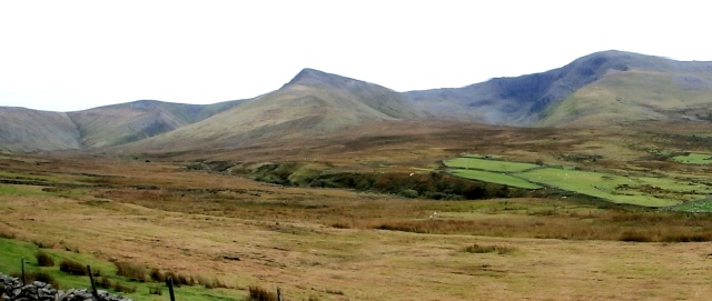 Just after setting out – Yr Elen (centre) and Carnedd Dafydd (right)