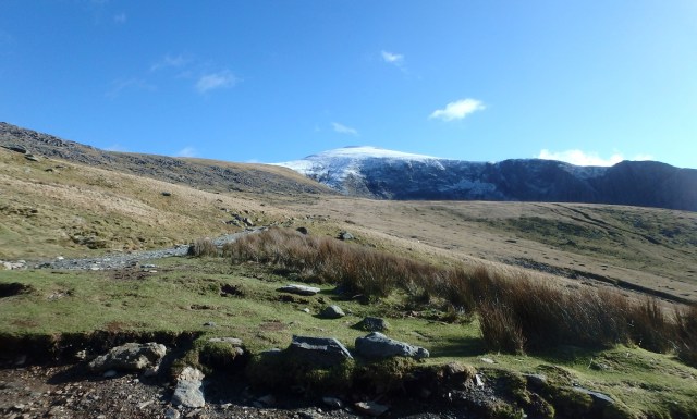 One last view back with the cliffs of Clogwyn Coch below the snow field in the centre