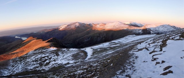 The snow starts to thin out above Clogwyn Station